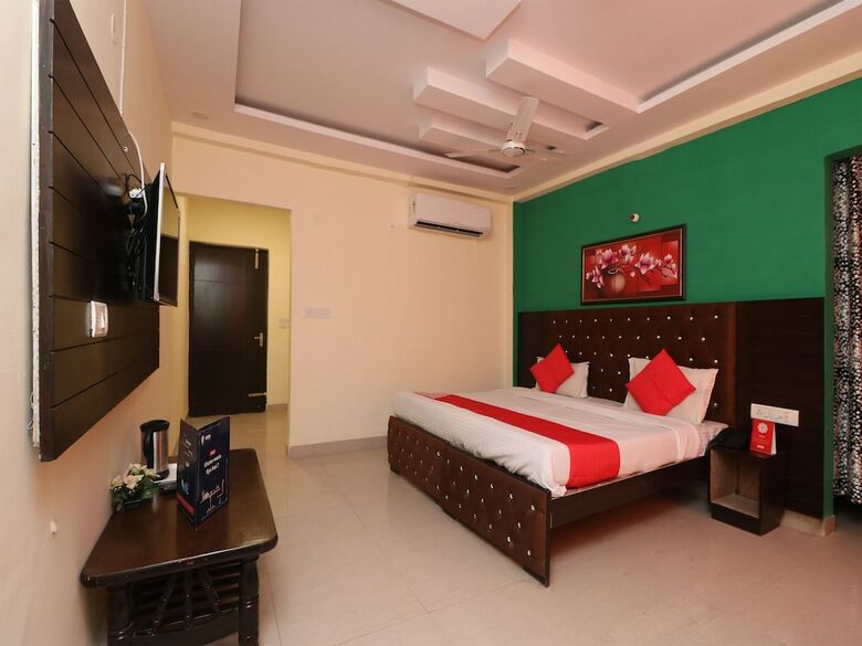 Hotel Oyo 26869 Taj View Pent House