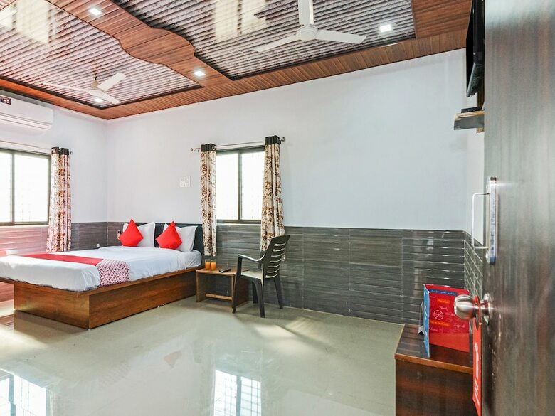 Hotel Oyo 27730 Pawna Lake House
