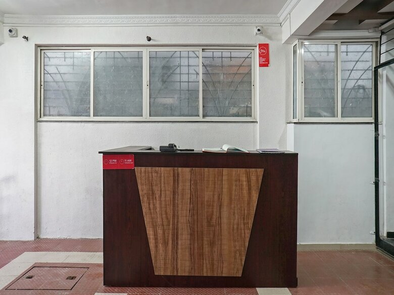 Oyo 27821 Hotel Royal Inn Pune