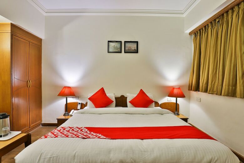 Oyo 23288 Hotel Pinnacle