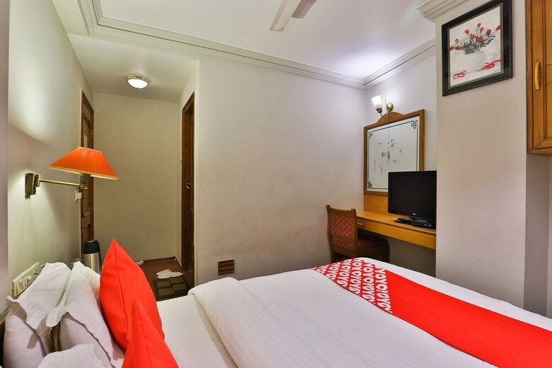 Oyo 23288 Hotel Pinnacle