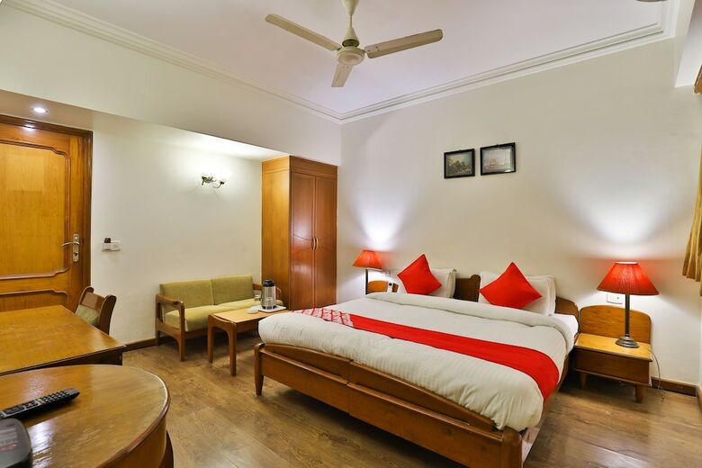 Oyo 23288 Hotel Pinnacle