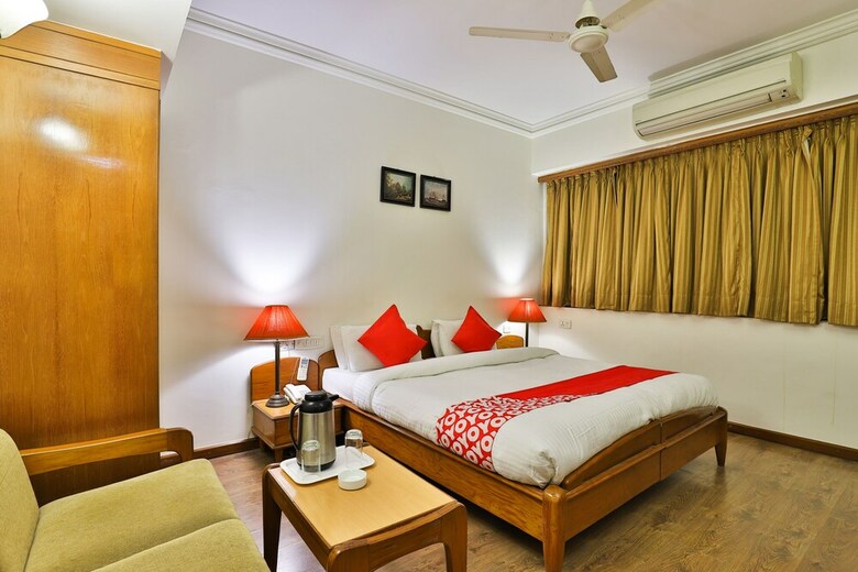 Oyo 23288 Hotel Pinnacle