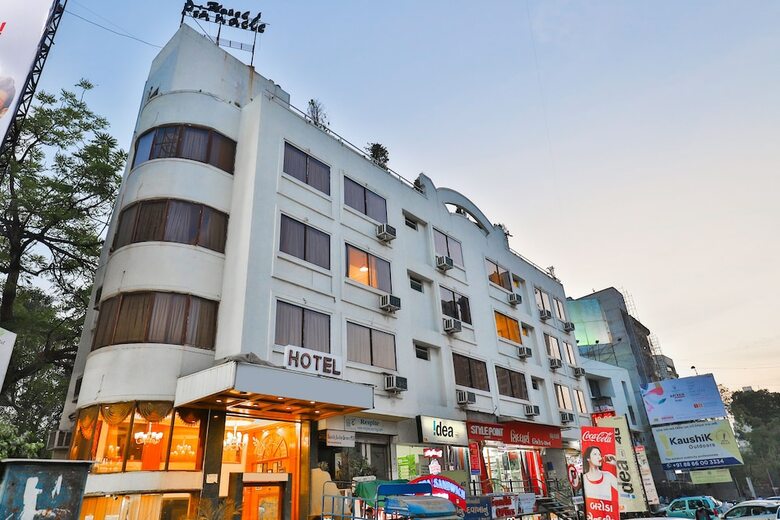 Oyo 23288 Hotel Pinnacle