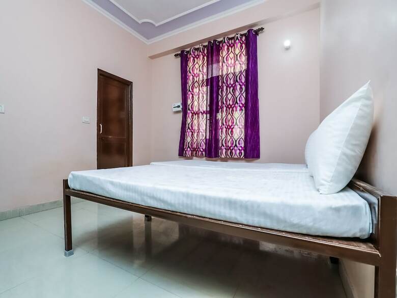 Apartamentos Oyo 27881 Living Sector 135
