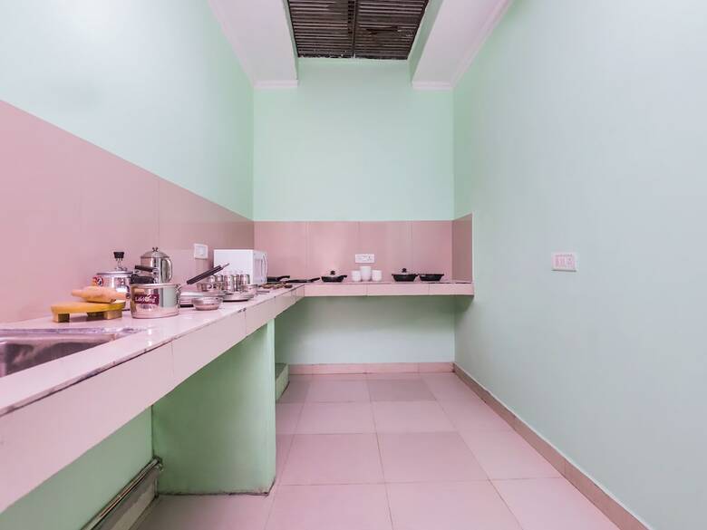 Apartamentos Oyo 27881 Living Sector 135