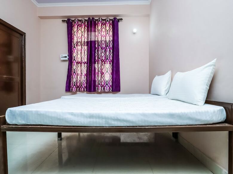 Apartamentos Oyo 27881 Living Sector 135