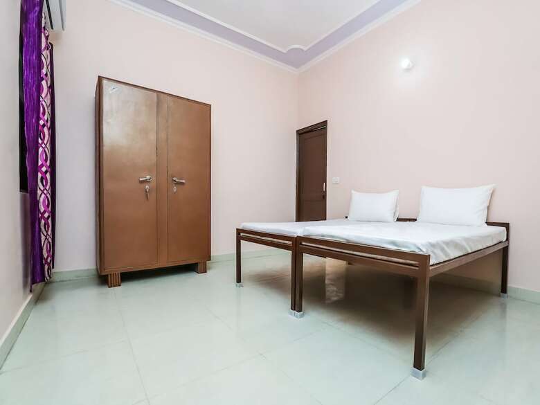 Apartamentos Oyo 27881 Living Sector 135