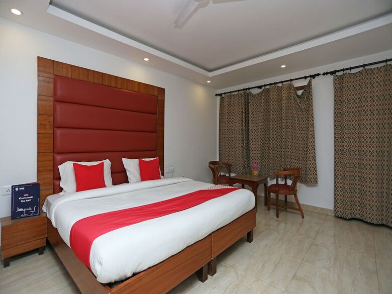 Oyo 10653 Hotel Clark