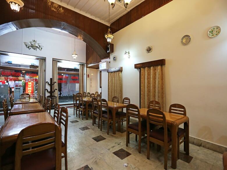 Oyo 10653 Hotel Clark