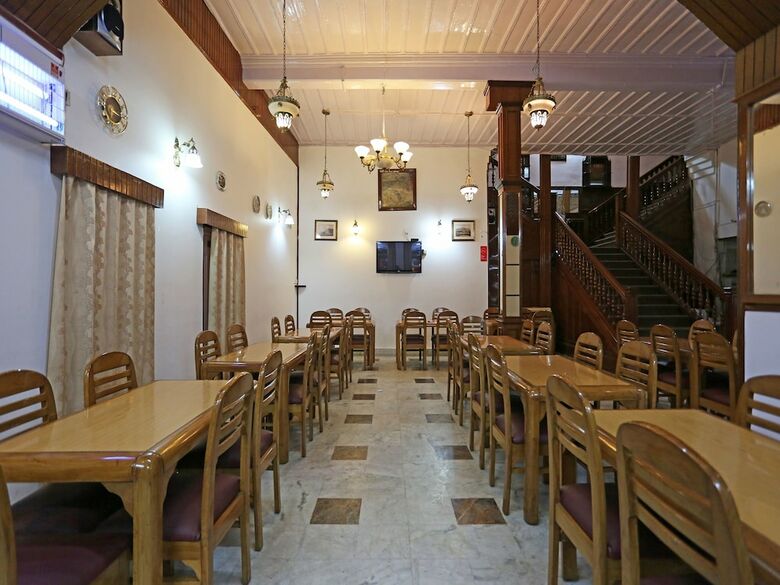 Oyo 10653 Hotel Clark