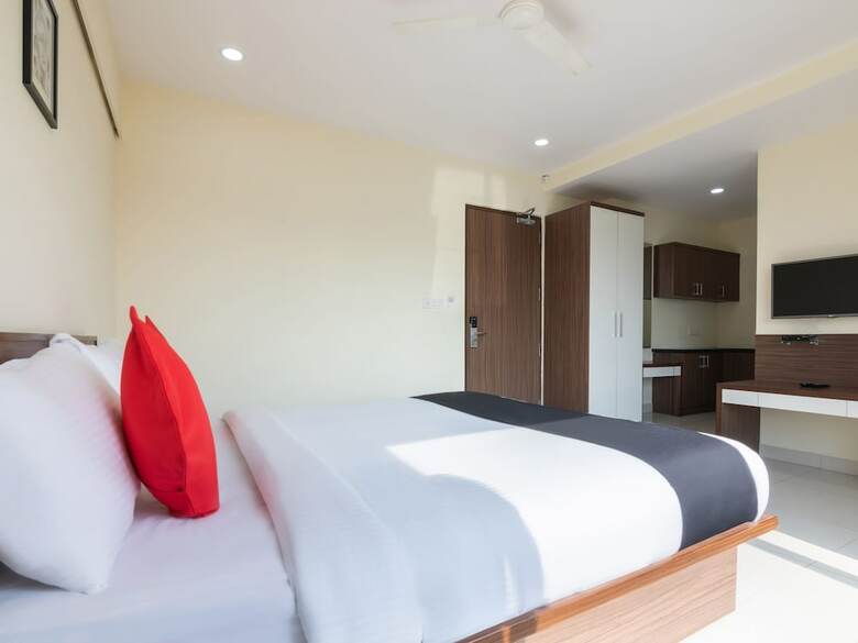 Hotel Capital O 28398 Mysore Gate