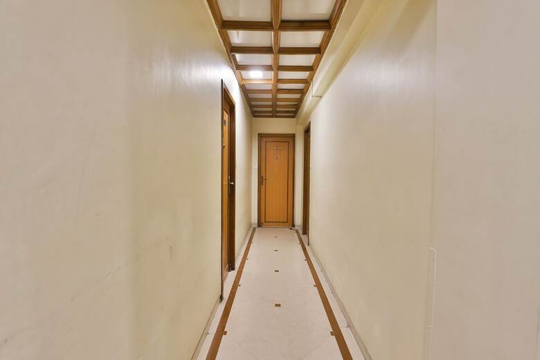 Hotel Oyo 23337 Flagship Ashram Road