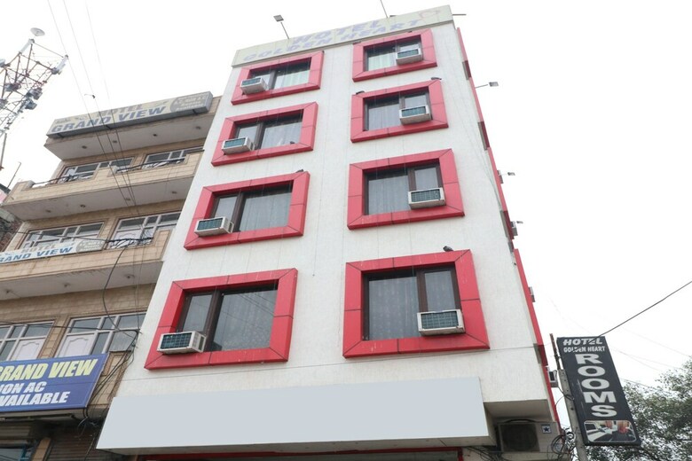 Oyo 28646 Hotel Golden Heart