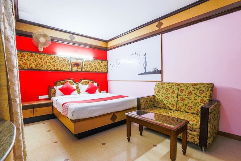 Hotel Oyo 24364 Shiv Shanthi Grand