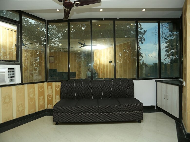 Oyo 17185 Hotel Satyam Swagat