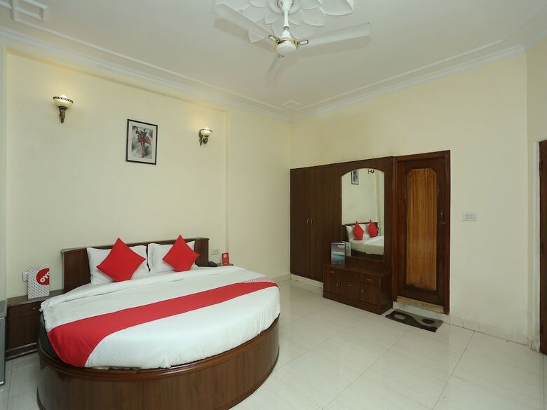 Hotel Oyo 18273 Basera