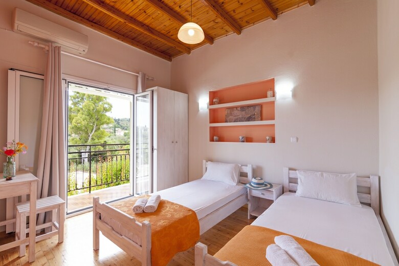 Ipsos Pool Apartments, Villa Maria By Konnect