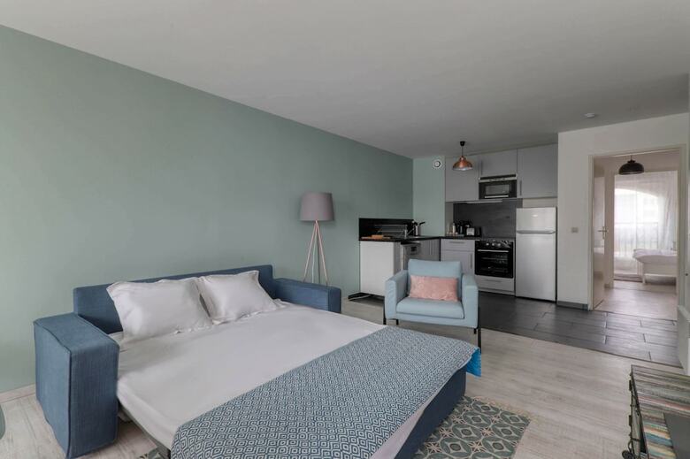 Victoria Apartment