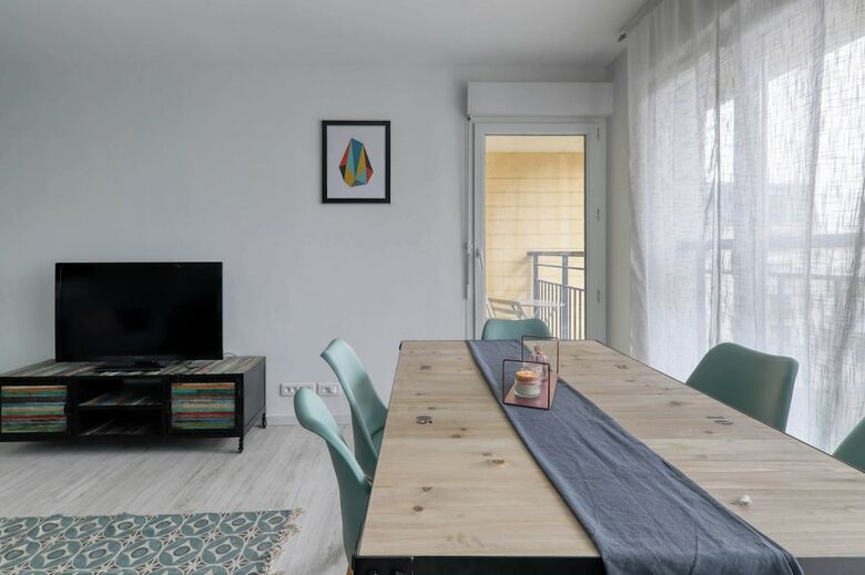 Victoria Apartment