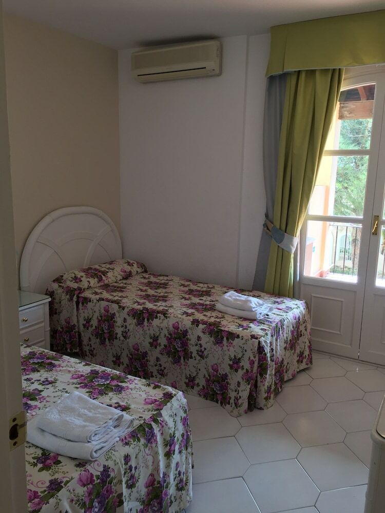 Aparthotel Apartamentos El Toro