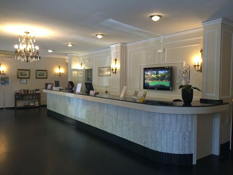 Villas Marbesa Club