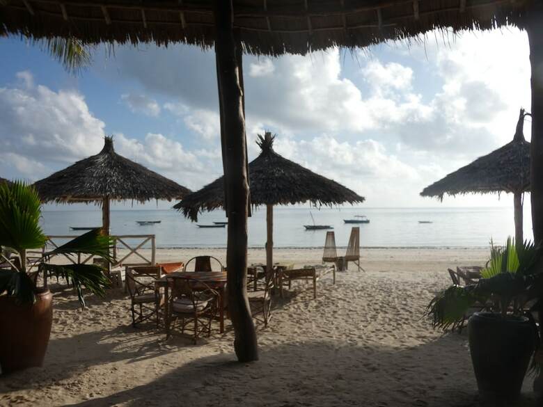 Bed & Breakfast Bahari Pizza Restaurant And Bungalows