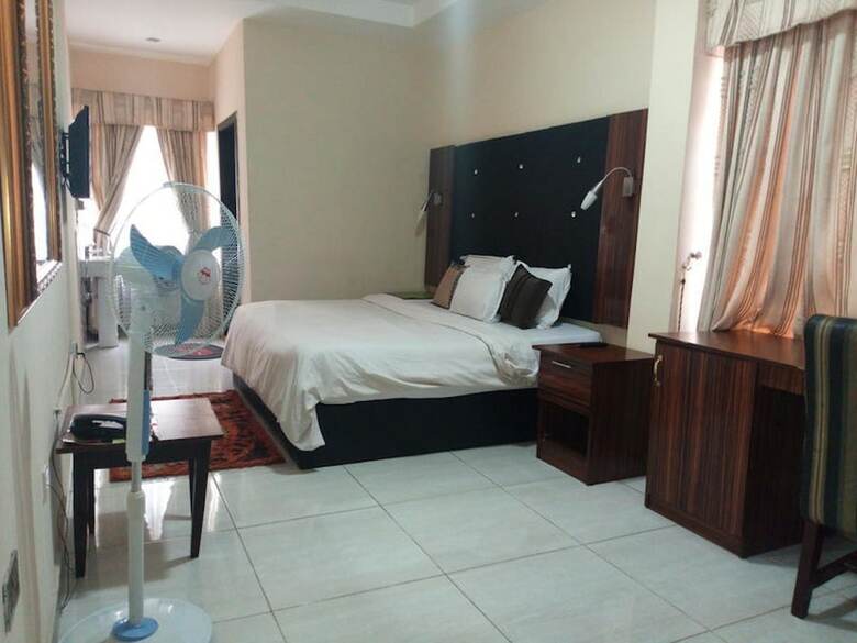 Danest Hotel & Suites