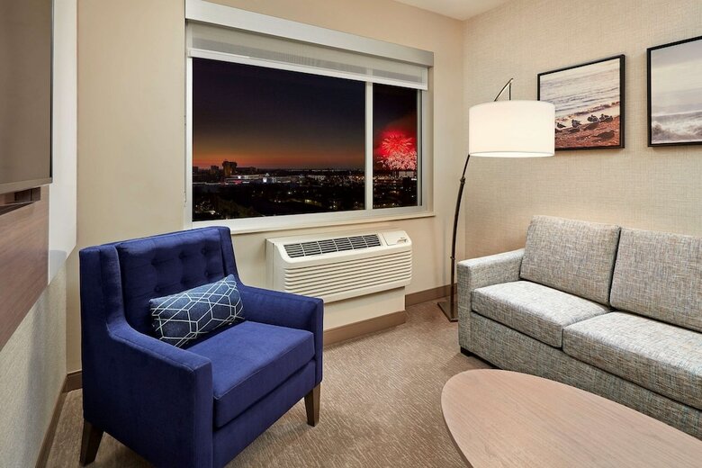 Cambria Hotel Anaheim Resort Area