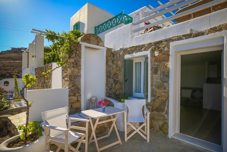 Antoninis Village Complex