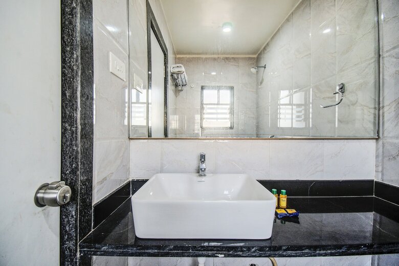 Fabhotel Krishna Regency