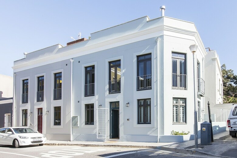 Villa 9a Loader Street