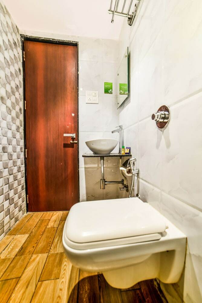 Hotel Fabexpress Malad Residency