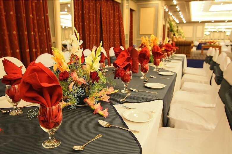 Regent Plaza Hotel & Convention Centre