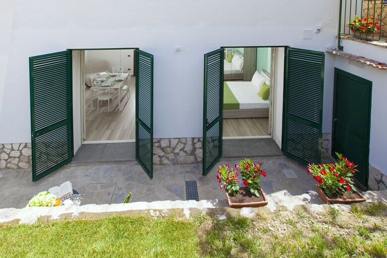 G&g Sorrento Apartments