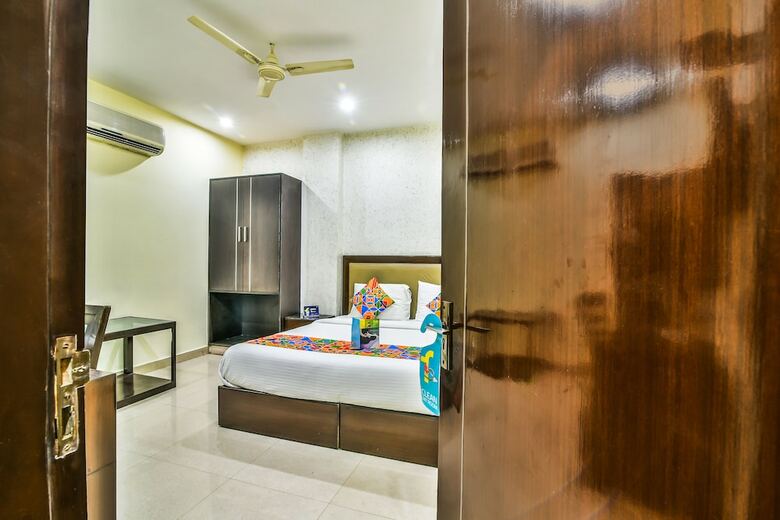 Fabhotel Kingston