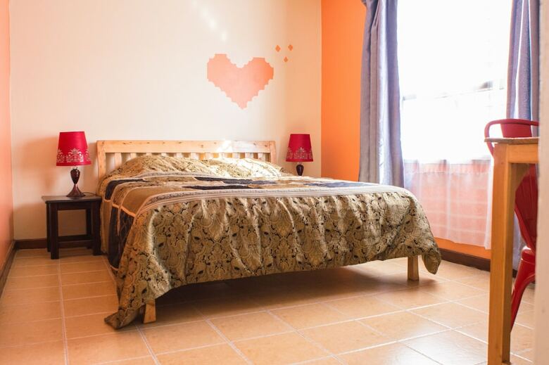 Hostal Naisula Place - Hostel