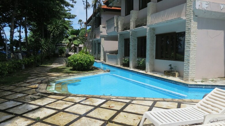 Aparthotel Beachfront Suite Alit