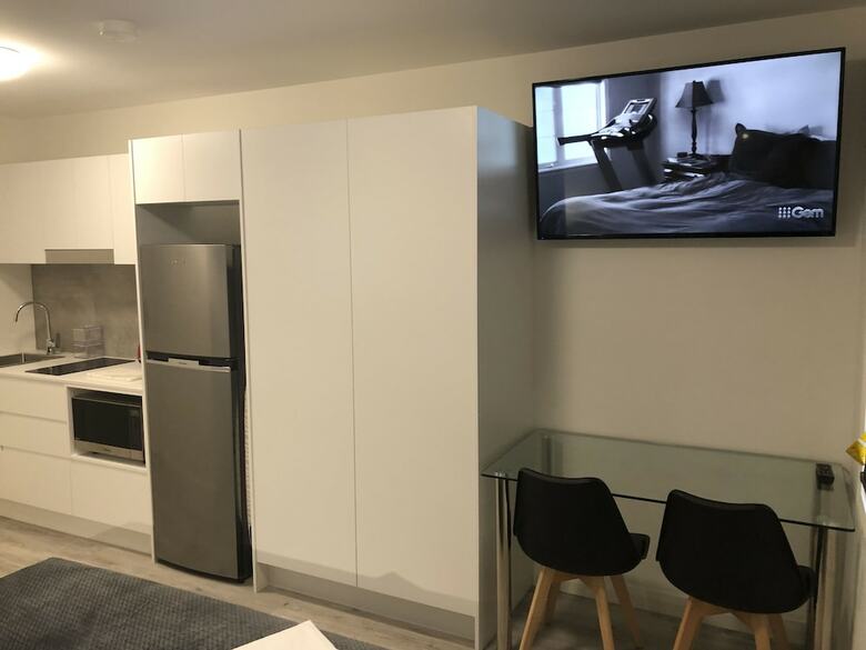 Alfred Apartment