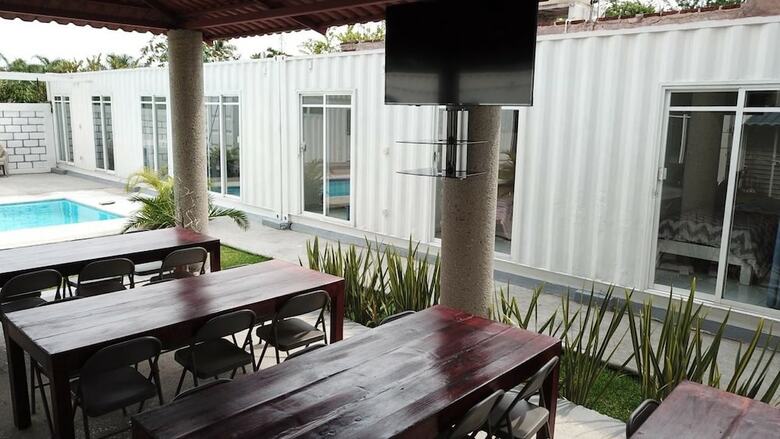 Grandes Grupos Bunker Rooms