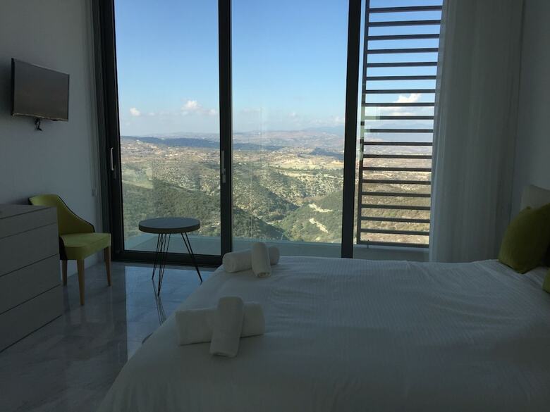 Mountain Villa With Golf Club