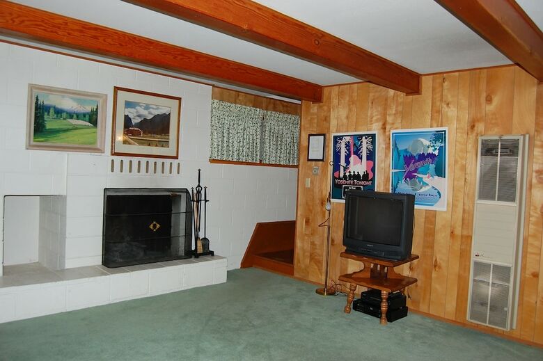 Cabana Ackley's Place