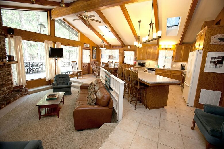 Cabana The Tree House II