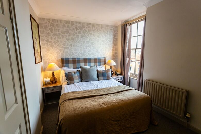 Chichester Harbour Hotel