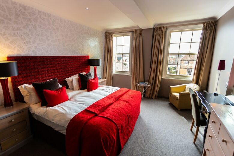Chichester Harbour Hotel