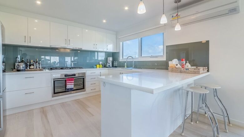 7 Graydens With Views In Ventnor