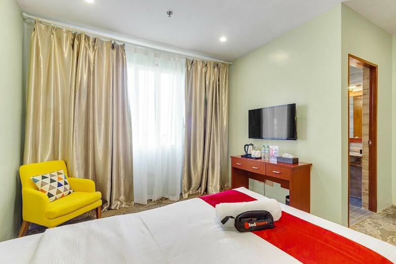 Hotel Reddoorz Premium @ Mabolo Cebu 2