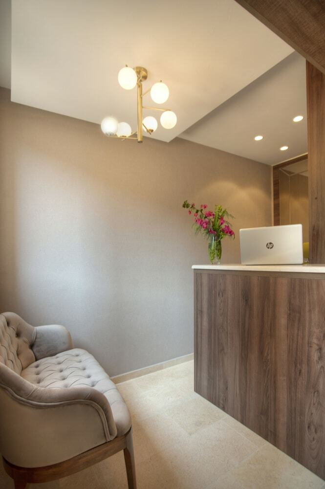 Hotel Twelve