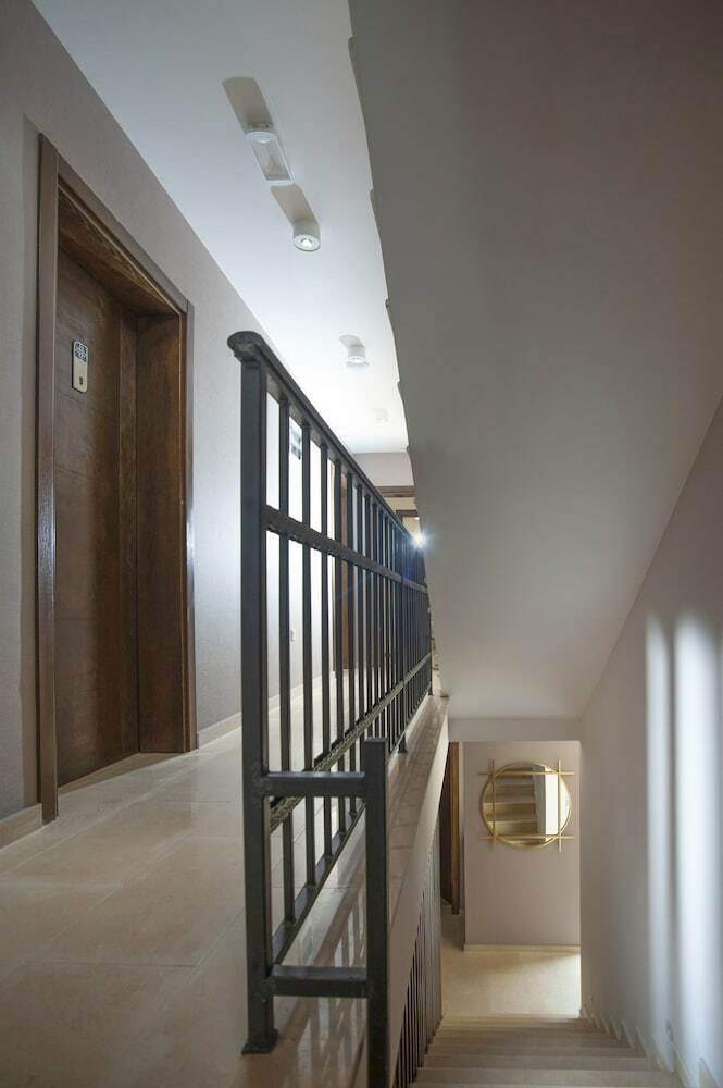 Hotel Twelve