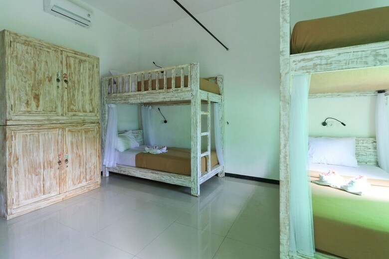 Hostal The Green Groves Hostel